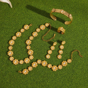 European American Daisy Flower Jewelry Titanium Steel Necklace Light Luxury Minimalist Clavicle Chain Choker Stainless Steel Cross Border Jewelry