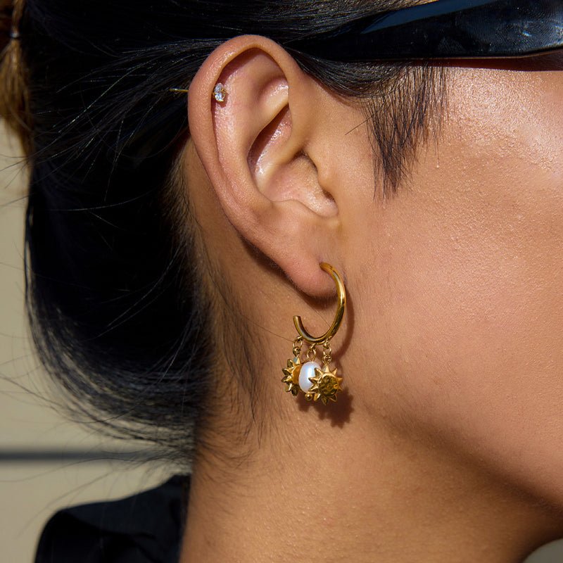 European American Titanium Steel Freshwater Pearl Earrings Stainless Steel Sun Stud Earrings Light Luxury Premium Cross Border Hot Sale Jewelry