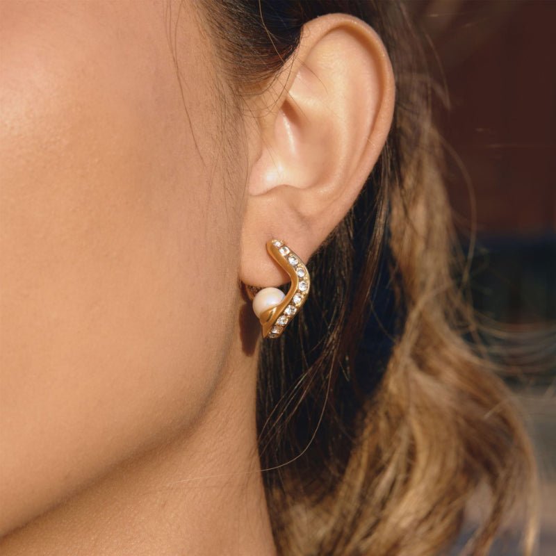 Stainless Steel Imitation Pearl Shell Bead Wave Earrings Jewelry Light Luxury Premium Stud Earrings Titanium Steel Cross Border Jewelry For Women