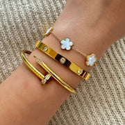 European American Stainless Steel Five-Petal Flower Bracelet Women's Light Luxury High-End Ins Bracelet Cross-Border Valentine's Day Jewelry