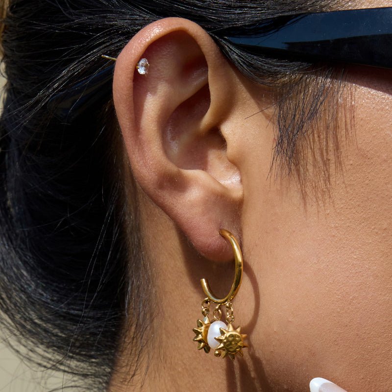 European American Titanium Steel Freshwater Pearl Earrings Stainless Steel Sun Stud Earrings Light Luxury Premium Cross Border Hot Sale Jewelry