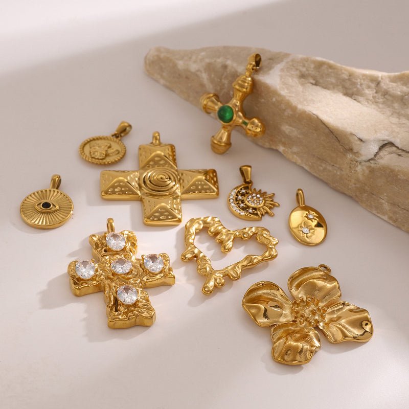 European American Stainless Steel Flower Accessories Cross DIY Pendant Color Retention Titanium Steel Heart Necklace Pendant