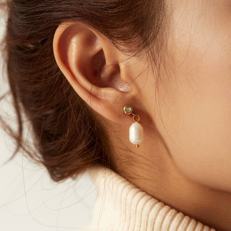 French Retro New Earrings Freshwater Pearl Hoop Earrings Stainless Steel 18K Gold Plated Stud Earrings Titanium Steel Earrings For Women