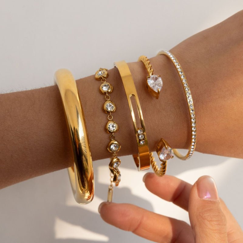 European American Stainless Steel Zircon Bracelet Light Luxury High Grade 18K Gold Plated Bangle Non Fading Titanium Steel Cross Border Jewelry