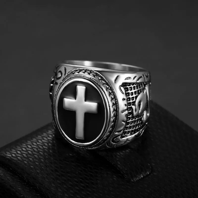 Cross Border New Hip Hop HIPHOP Jewelry Titanium Steel Color Retention Vacuum Gold Plated Hand of God Men Ring