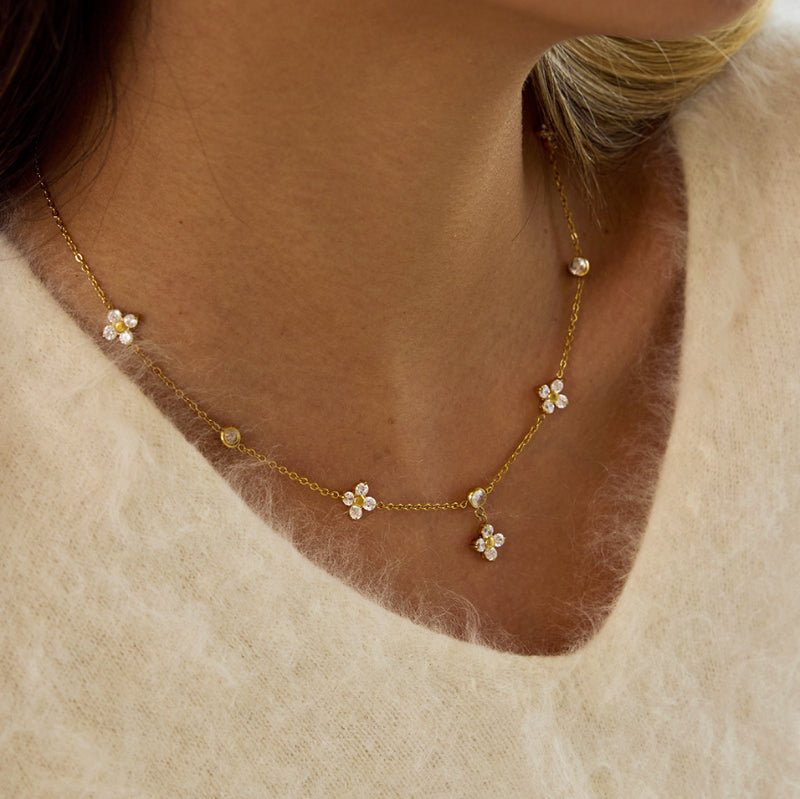 18K Gold Plated Titanium Steel Zircon Clover Necklace Niche Design Tarnish-Free Cross-Border Neck Jewelry for Women