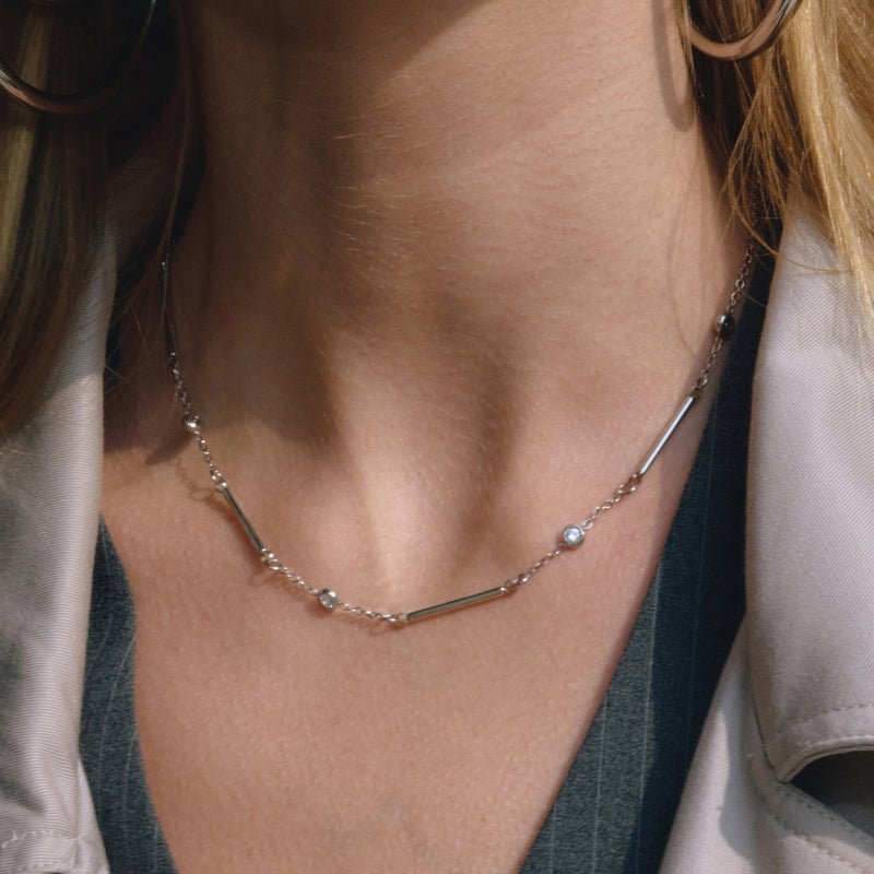 European American Stainless Steel Love Heart Necklace Light Luxury Minimalist Design Clavicle Chain Titanium Steel Cross Border Jewelry For Women Advanced Sense