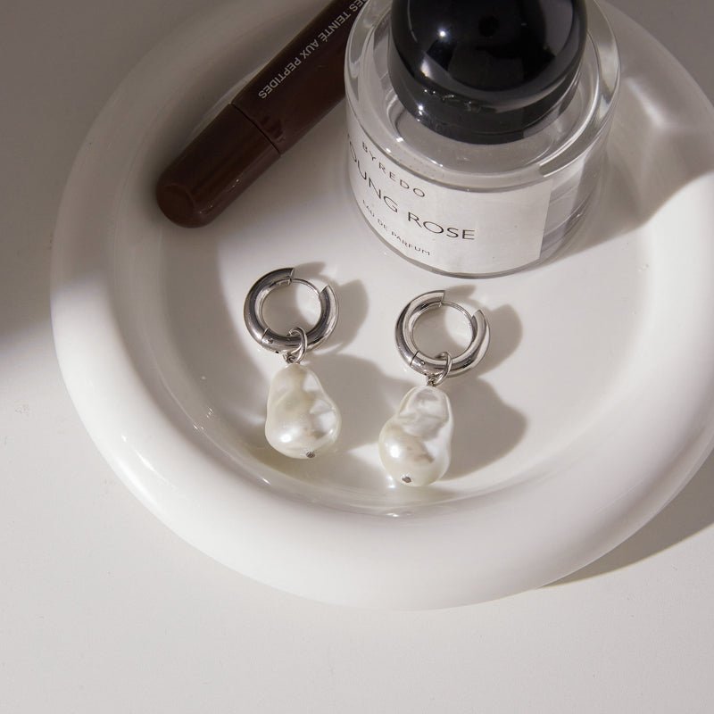 European American Stainless Steel Pearl Earrings Light Luxury Premium Temperament Ear Jewelry Autumn Winter Ear Buckles Titanium Steel Cross Border Jewelry