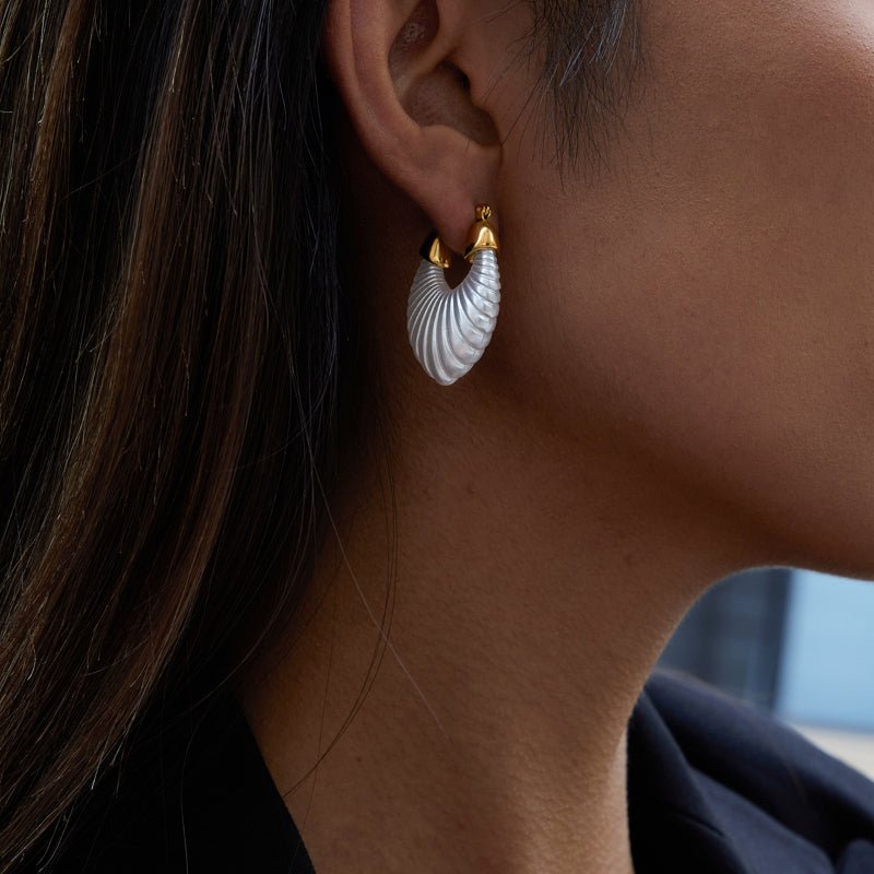 European American Stainless Steel Resin Faux Pearl Earrings Light Luxury Premium Ear Buckles Titanium Steel Jewelry Non Fading Cross Border