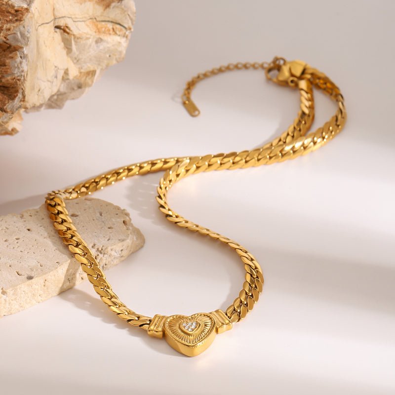 European and American Stainless Steel Heart Necklace High End Diamond Inlaid Clavicle Chain Titanium Steel Jewelry Cross Border Necklace