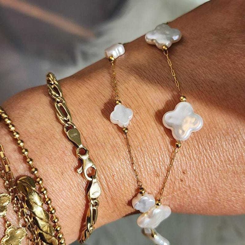 European American Stainless Steel Five-Petal Flower Bracelet Women's Light Luxury High-End Ins Bracelet Cross-Border Valentine's Day Jewelry