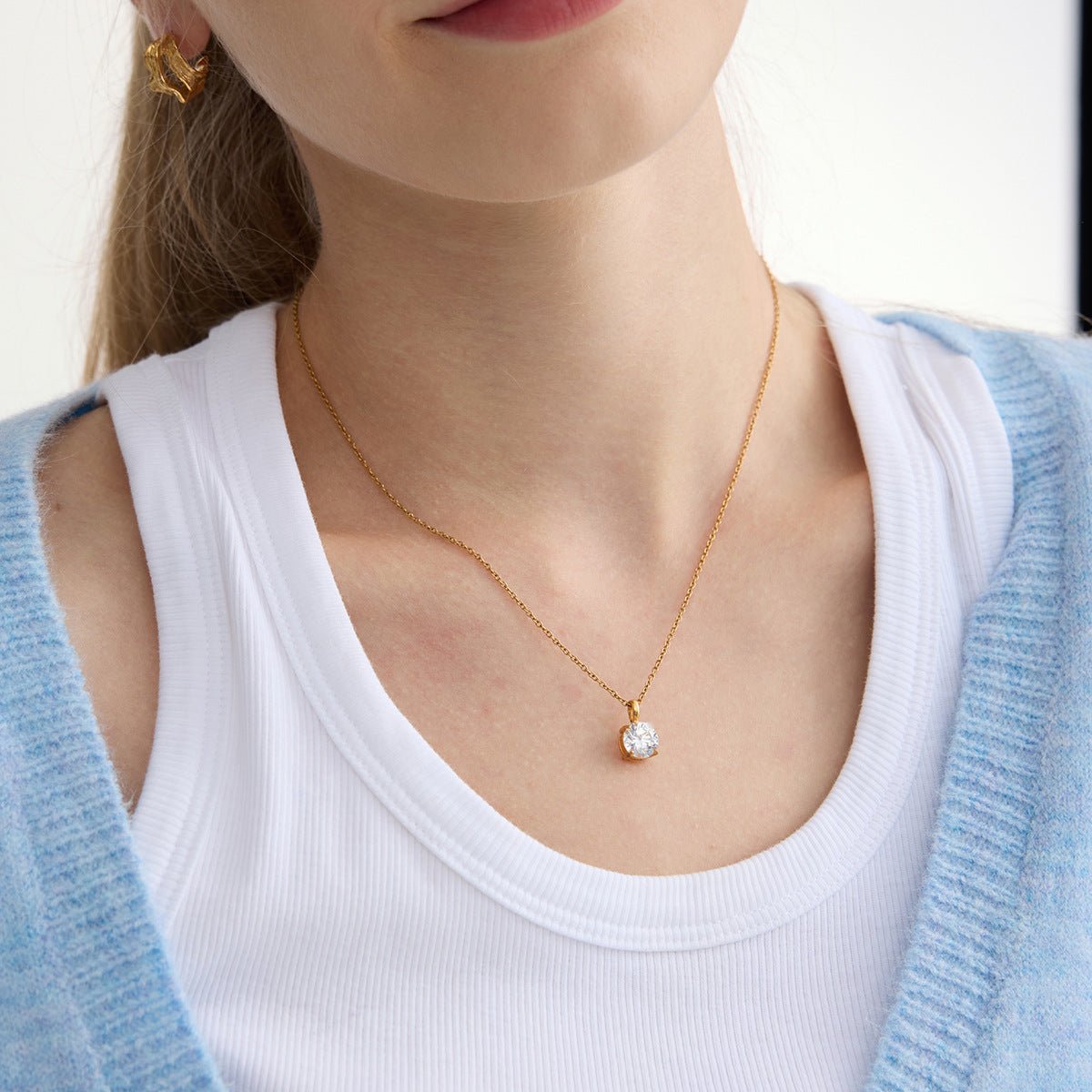 18K Gold Plated Titanium Steel Zircon Necklace - Light Luxury High-End Clavicle Chain, Fade-Resistant Stainless Steel Jewelry for Cross-Border