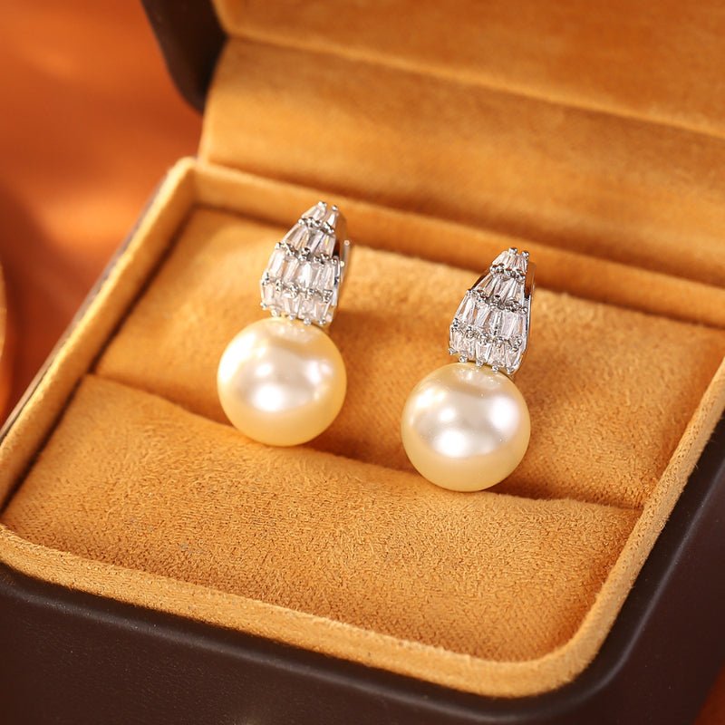 Factory Direct Zircon Pearl Earrings Luxury Fashion Exquisite Daily Versatile Earrings Romantic Light Bulb Ear Clip